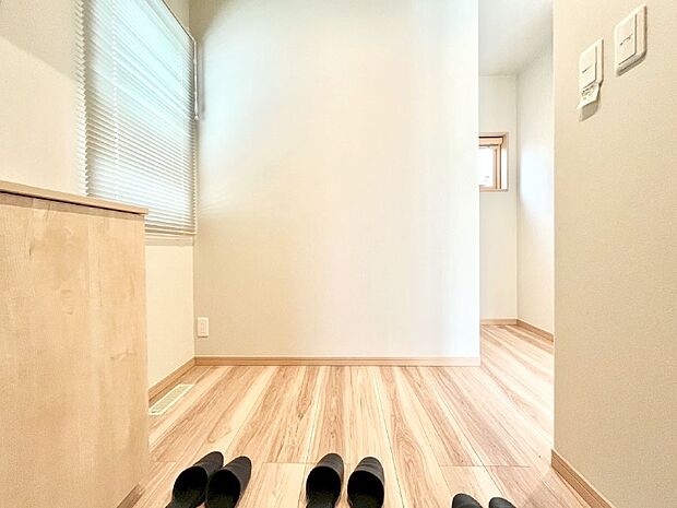 家族の帰宅やお客様をあたたかく迎える玄関