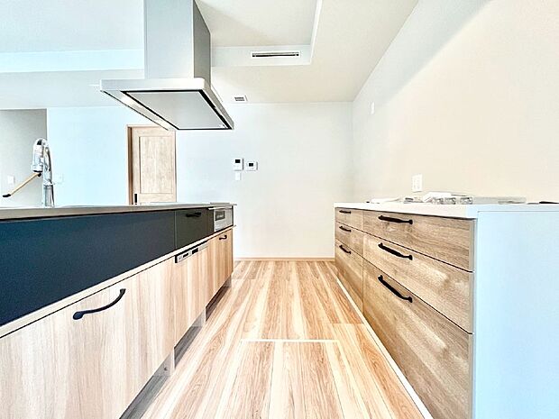 ゆとりあるキッチンではご家族と楽しくお料理ができます。