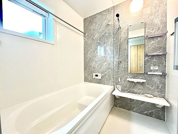 落ち着いた雰囲気でゆっくりお寛ぎいただけるバスルーム