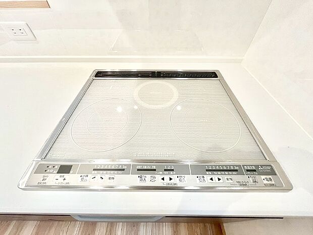 IHクッキングヒーターは天板の調理面がフラットなので調理後はサッと一拭きするだけ！