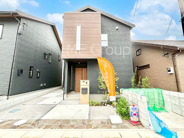 洗練された外観、上質な住空間が広がる室内は永く安心して過ごせる住居です。