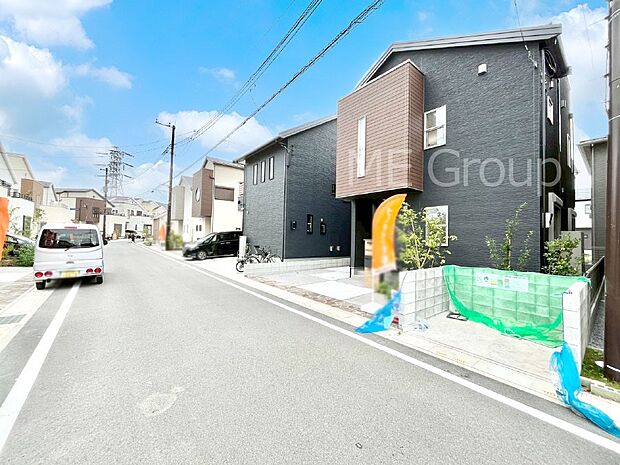 前面道路はきちんと整備されています  