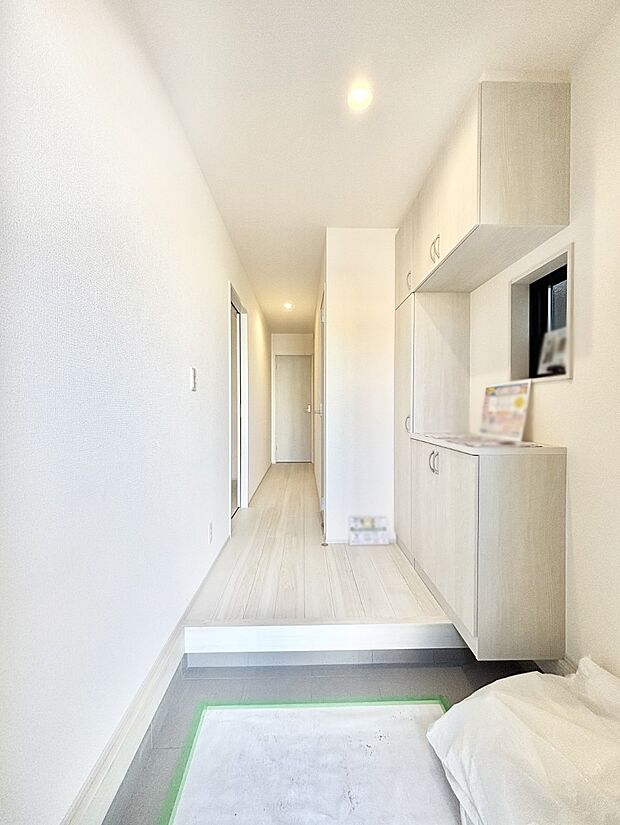 家族の帰宅やお客様をあたたかく迎える玄関  