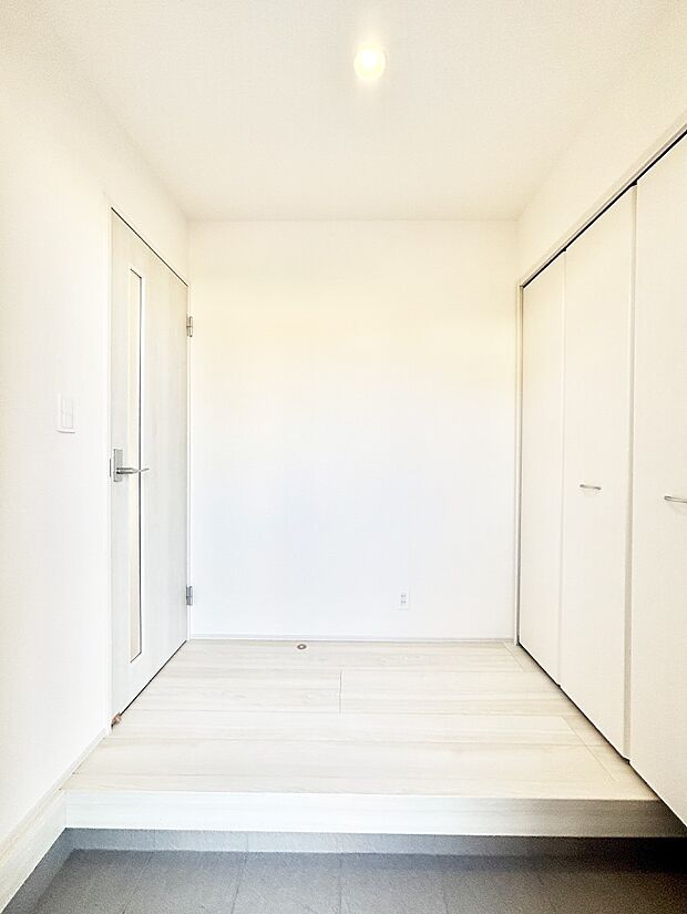 家族の帰宅やお客様をあたたかく迎える玄関