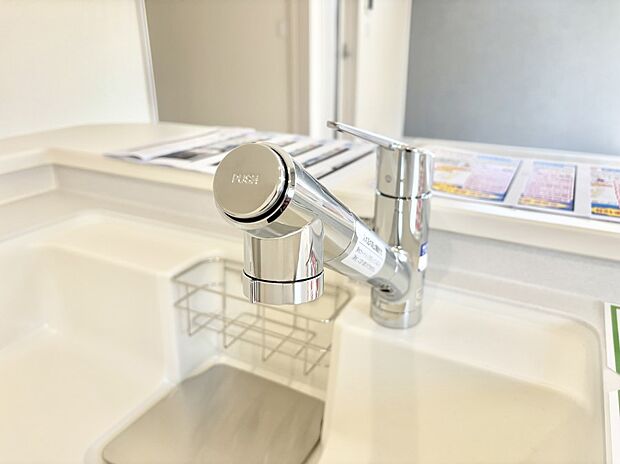 いつでも清潔なおいしいお水を。一つの水栓で水道水と浄水を使い分け。