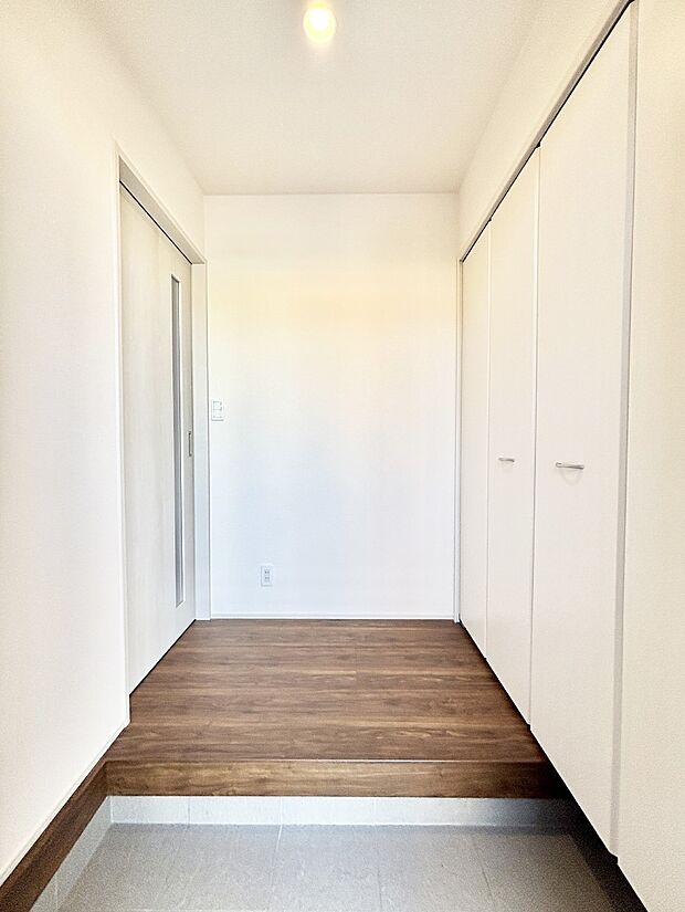 家族の帰宅やお客様をあたたかく迎える玄関