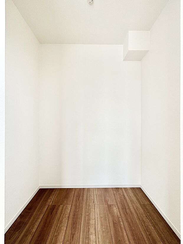 ウォークインクローゼットの活用で生活空間スッキリ  