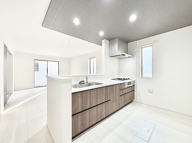 ゆとりあるキッチンではご家族と楽しくお料理ができます。