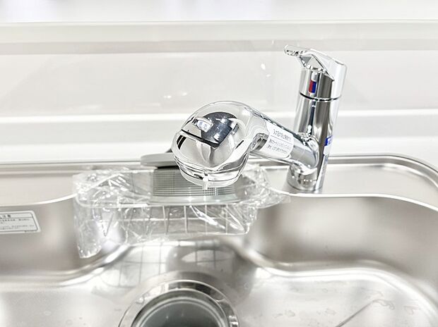 いつでも清潔なおいしいお水を。一つの水栓で水道水と浄水を使い分け。