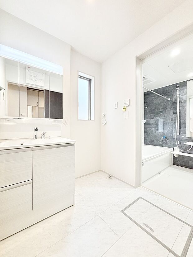 広々とゆとりのあるランドリースペース。  