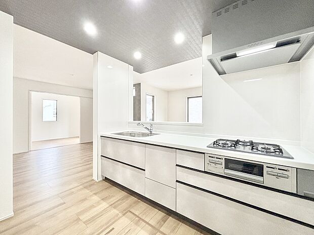 ゆとりあるキッチンではご家族と楽しくお料理ができます。