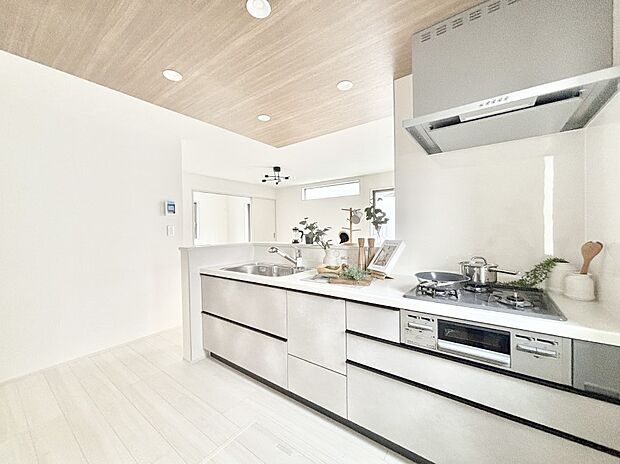 ゆとりあるキッチンではご家族と楽しくお料理ができます。