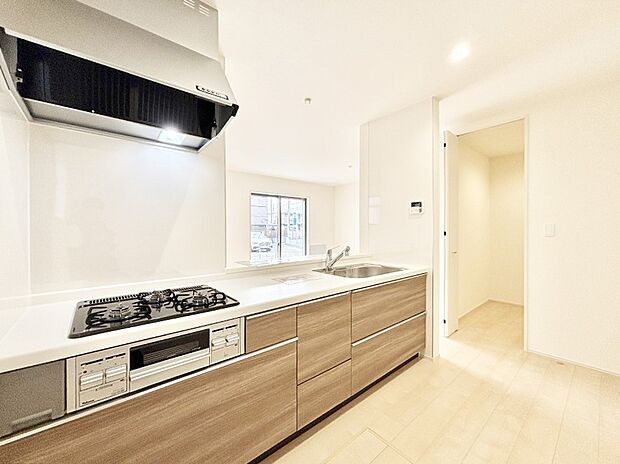 料理をしながらご家族との会話を楽しめる対面カウンターキッチン