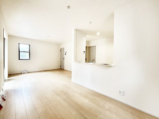 家族の笑顔が自然と生まれてくる、そんな雰囲気のダイニングに仕上がっています