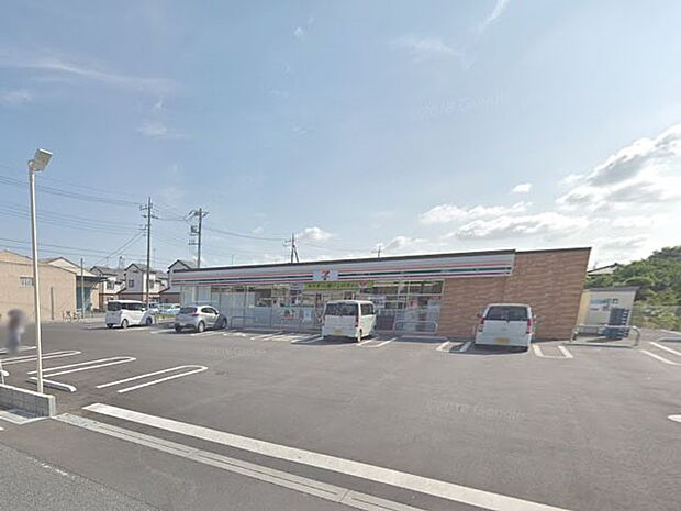 コンビニ 600m セブン-イレブン草加北谷2丁目店