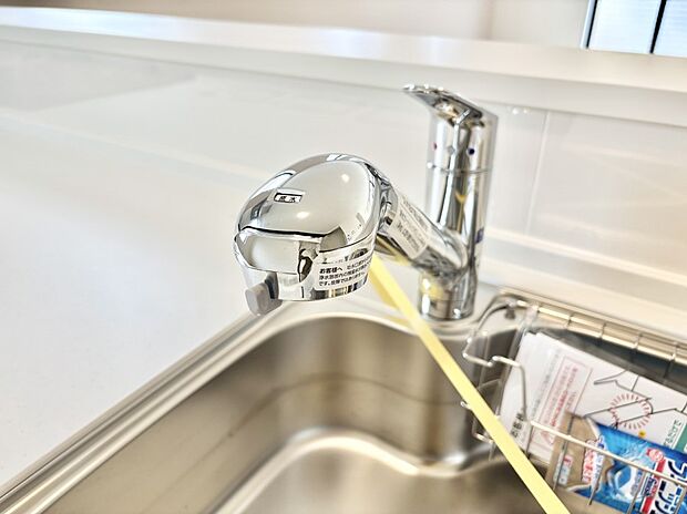 いつでも清潔なおいしいお水を。一つの水栓で水道水と浄水を使い分け。