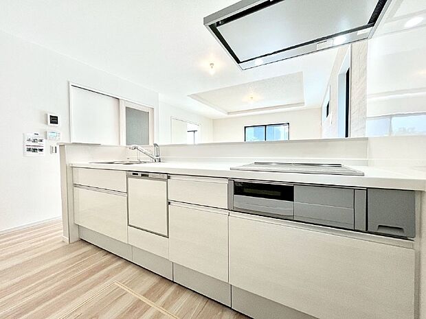 料理をしながらでもご家族との会話を楽しめる対面キッチン