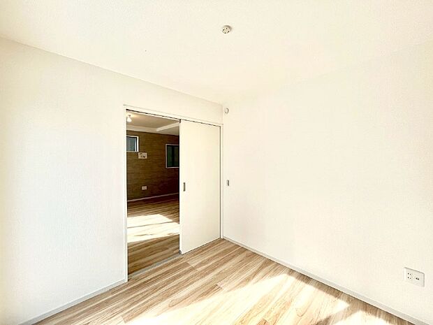 子供部屋にもおすすめな収納スペースたっぷりの居室