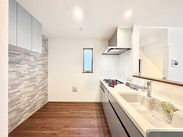 ゆとりあるキッチンではご家族と楽しくお料理ができます。