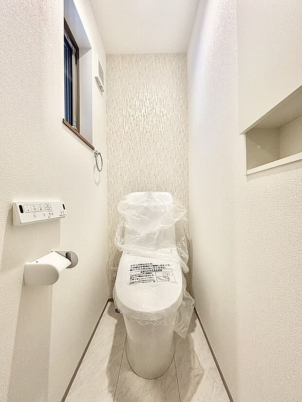 トイレは安心の2箇所！朝のバタバタも一安心です。 