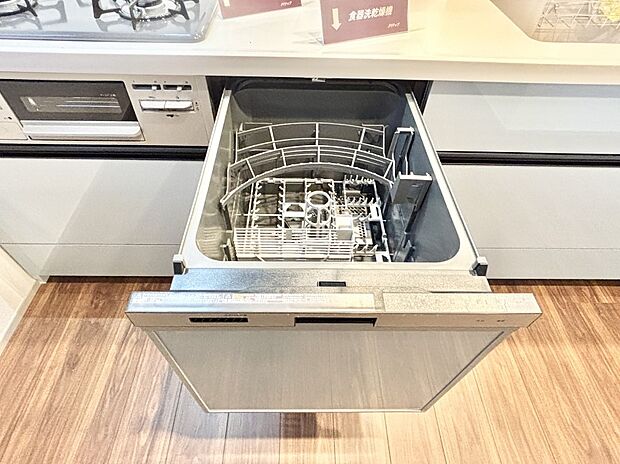 面倒なお片づけは食洗機にお任せ！家事の負担が減って、時間にも気持ちにもゆとりができます。