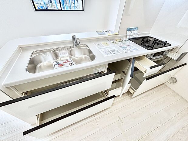 使いやすさを優先したスライド式収納タイプ!