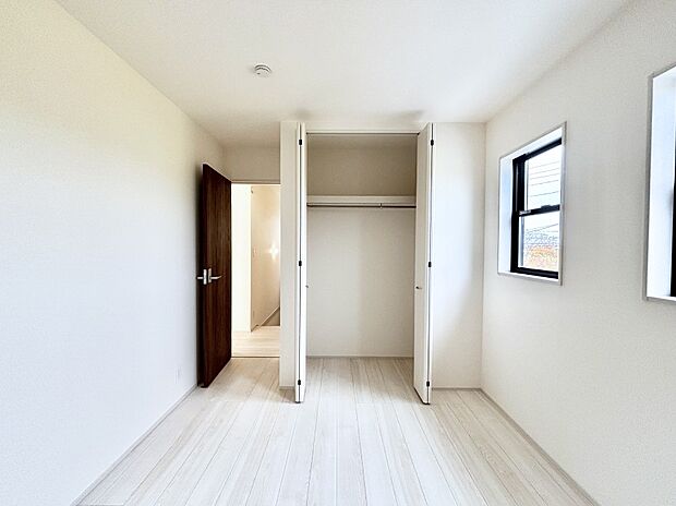 収納が充実しているので、居住スペースを広く使えます。 