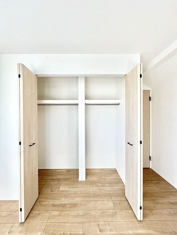 たっぷりの収納スペースで快適に暮らせそう 