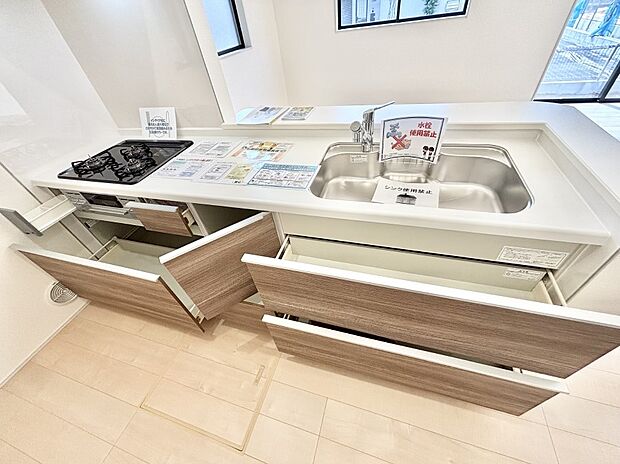 使いやすさを優先したスライド式収納タイプ！