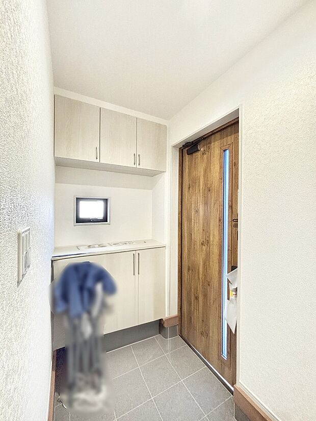 明るい玄関はお客様をお出迎えするのにぴったりです!