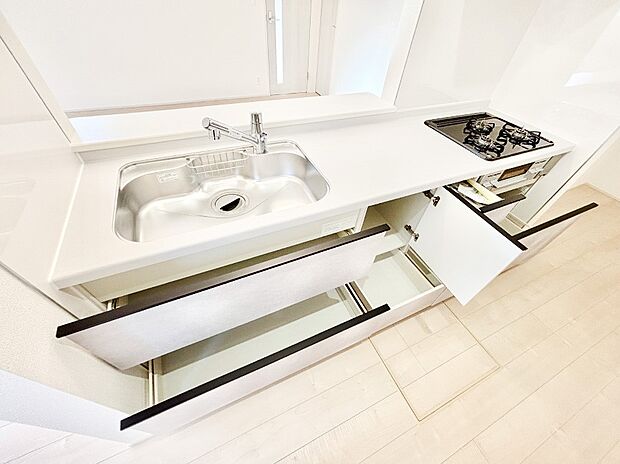 使いやすさを優先したスライド式収納タイプ!