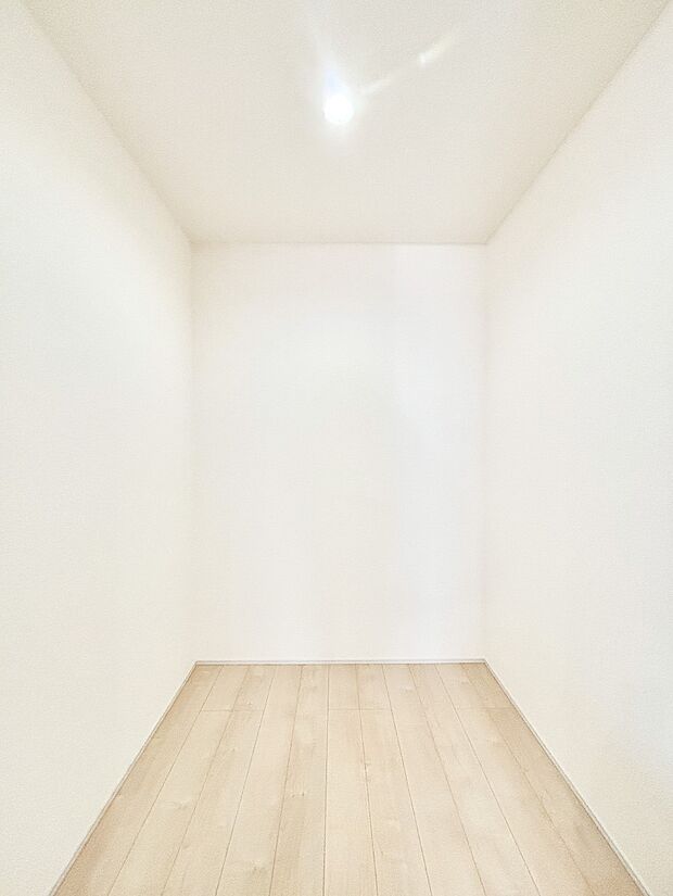 食材のストックはもちろん、日用品の収納など使い方はいろいろ!