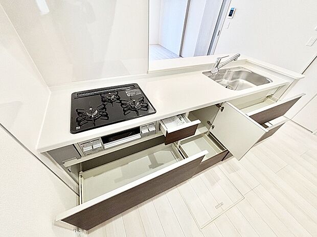 使いやすさを優先したスライド式収納タイプ!