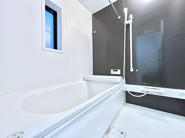 落ち着いた雰囲気でゆっくりお寛ぎいただけるバスルーム