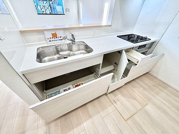 使いやすさを優先したスライド式収納タイプ!