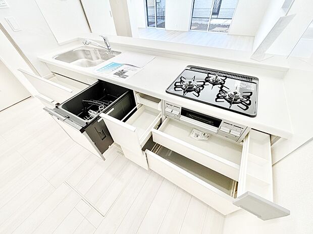 使いやすさを優先したスライド式収納タイプ!