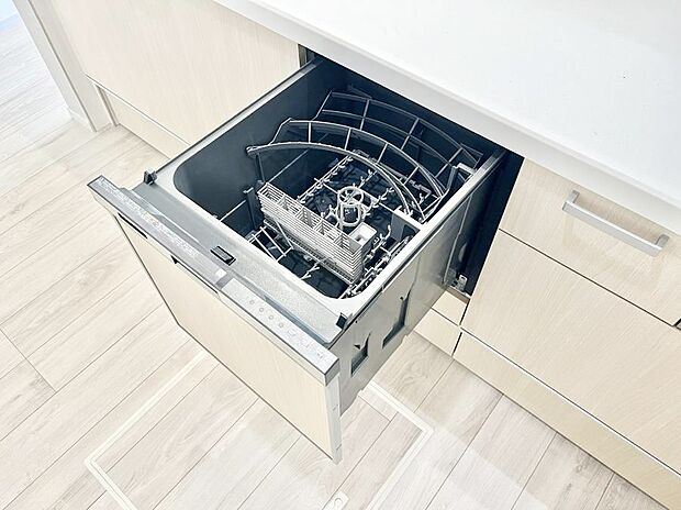 面倒なお片づけは食洗機にお任せ！家事の負担が減って、時間にも気持ちにもゆとりができます。