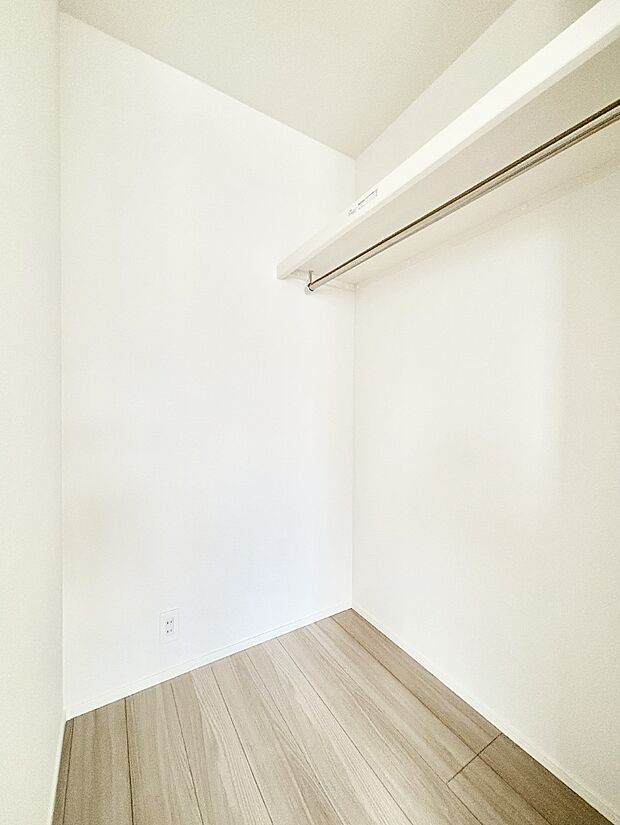 ウォークインクローゼットの活用で生活空間スッキリ　