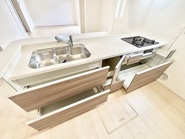 使いやすさを優先したスライド式収納タイプ!