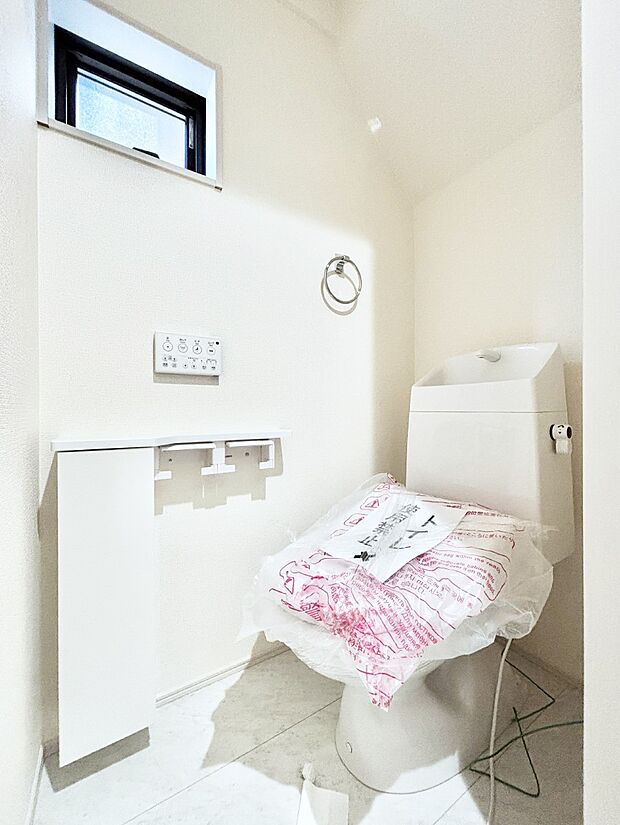 トイレは1階と2階それぞれに配置されていてとても便利です。 