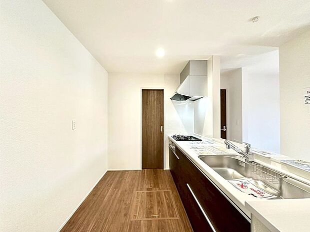 ゆとりあるキッチンではご家族と楽しくお料理ができます。