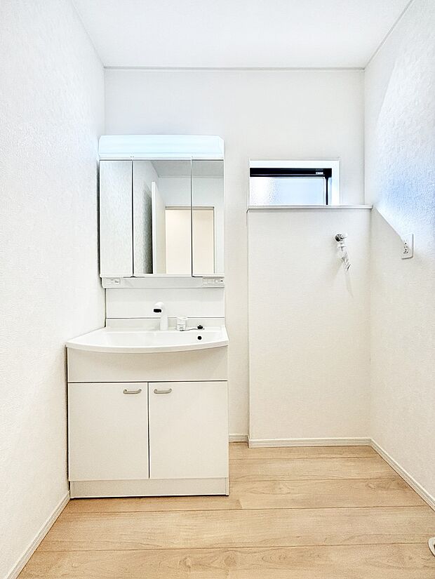 収納力と機能性に優れた洗面化粧台