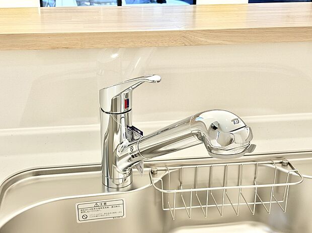 いつでも清潔なおいしいお水を。一つの水栓で水道水と浄水を使い分け。