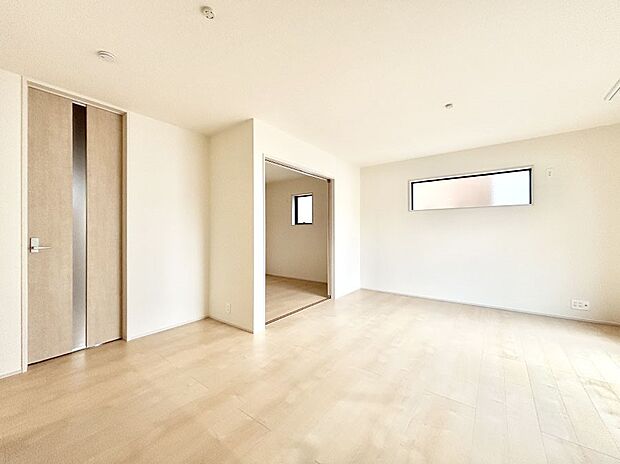 落ち着いた雰囲気のLDKは家族みんなの快適空間