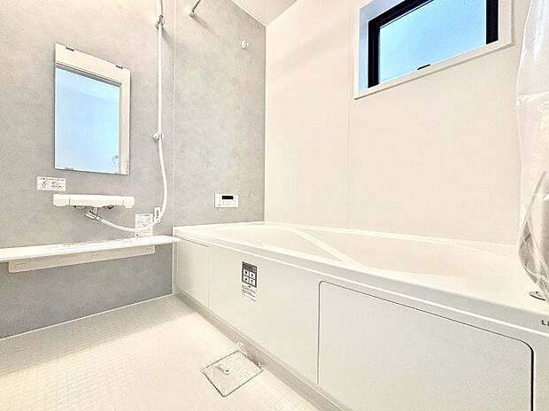 落ち着いた雰囲気でゆっくりお寛ぎいただけるバスルーム