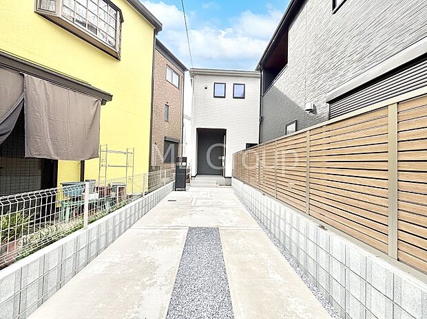 洗練された外観、上質な住空間が広がる室内は永く安心して過ごせる住居です。