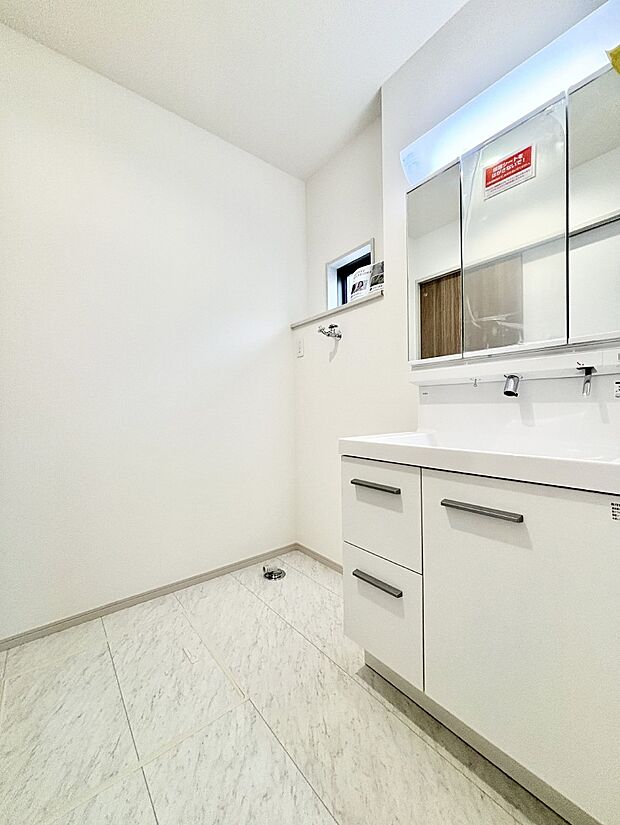 広々とゆとりのあるランドリースペース