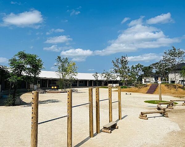 幼稚園・保育園 2000m わかくさこども園