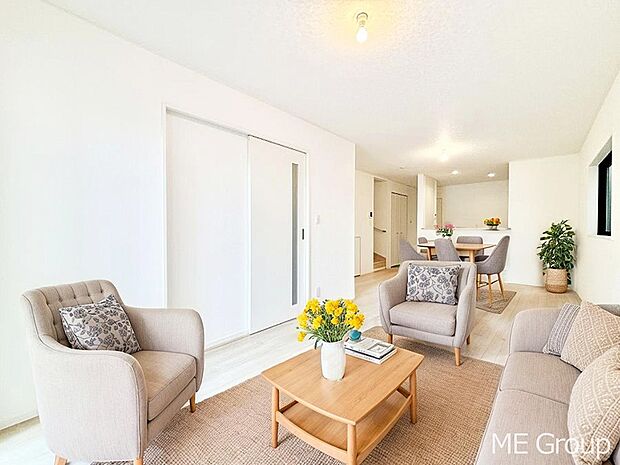 落ち着いた雰囲気のＬＤＫは家族みんなの快適空間※家具はCGです