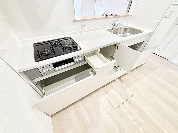 使いやすさを優先したスライド式収納タイプ!